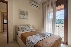 Villa, 5 Schlafzimmer, Raucher, eigener Pool | 5 Schlafzimmer, kostenlose Babybetten, Bettwäsche
