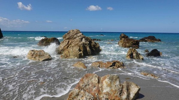 Beach nearby - House facing the sea in San Saba (Messina)