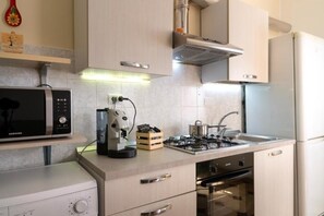 Private kitchen - House facing the sea in San Saba (Messina)