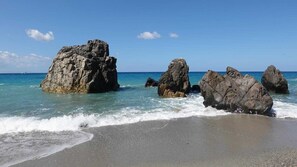 Beach nearby - House facing the sea in San Saba (Messina)