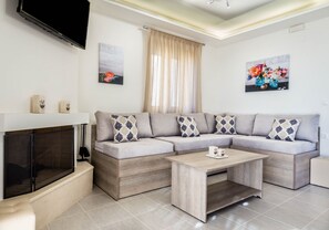 Villa, 3 Bedrooms, Smoking, Private Pool | Living room - Blue Horizon Lefkopetra (Agios Vasileios)