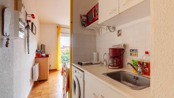 Frigorífic, microones, forn i placa de cuina