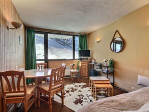 Dining - Studio Cabin in Aime 2000, 4 Pers, Sunny View (Plagne Aime 2000)