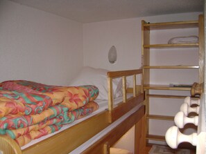 Room - Cozy Studio in Samoëns - Perfect for 4 Guests (Samoëns)