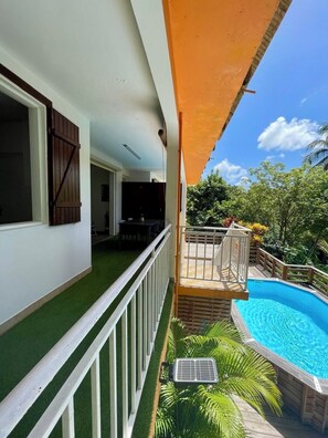 Property grounds - Ti Lodge nature, Apartment/Gite 2/4 persons, middle of villa shared pool (Sainte-Anne)