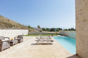 Outdoor pool - Mythos 3 (Agios Vasileios)
