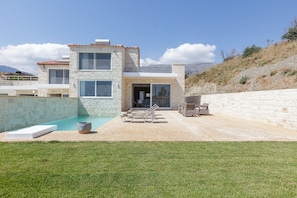Exterior - Mythos 3 (Agios Vasileios)