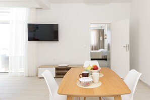 In-room dining - Petres Villas (Agios Vasileios)