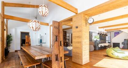 Chalet in the heart of the Pyrenees, at the foot of the slopes