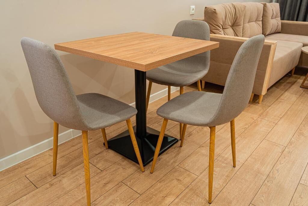 Deluxe Suite, Courtyard View | Dining