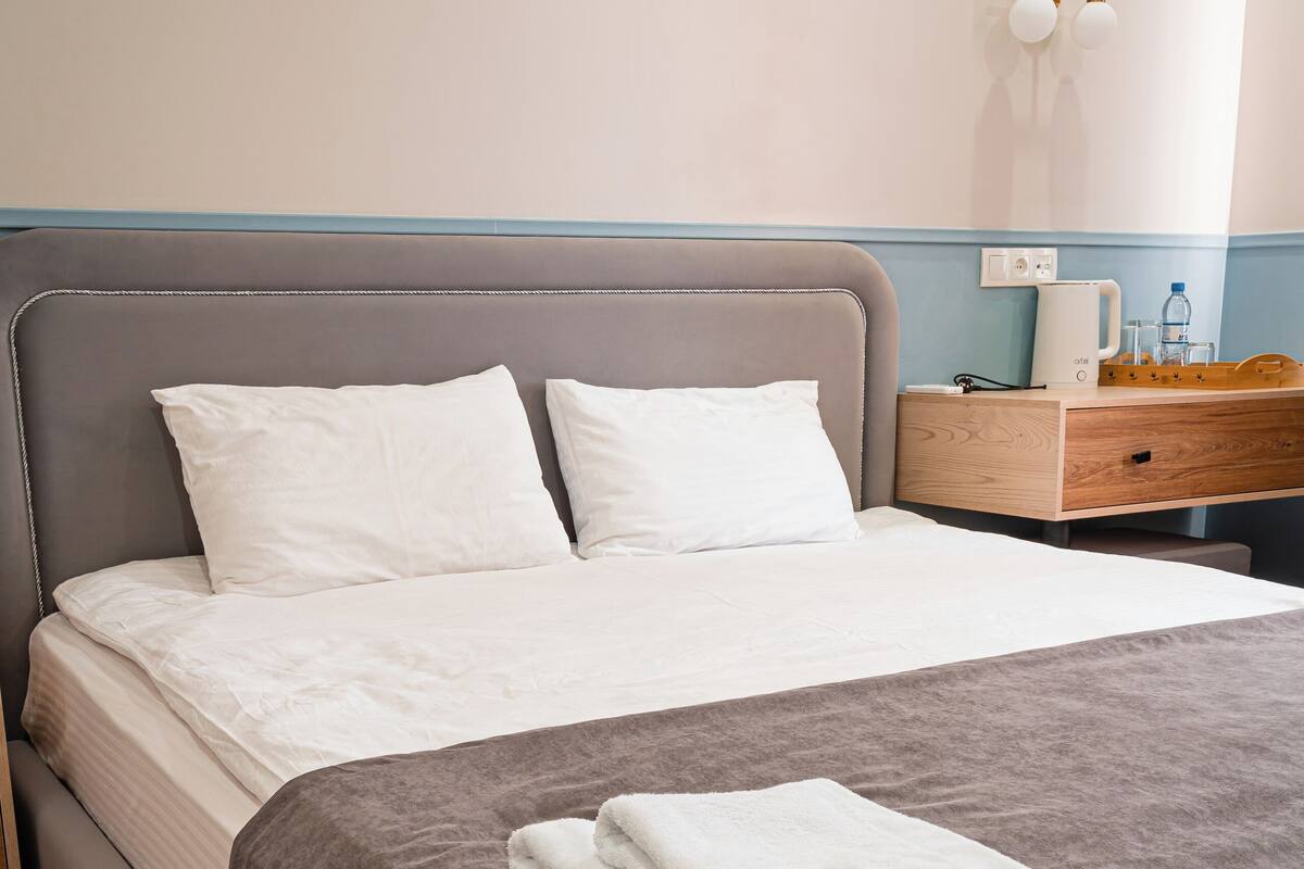 Chambre Standard double, vue sur la cour intérieure