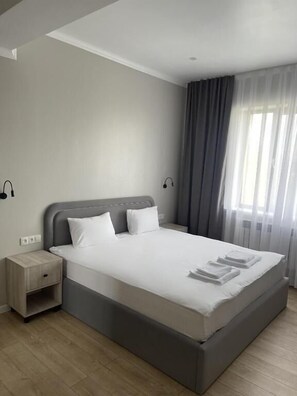 Superior Quadruple Room, Non Smoking - BnB Hotel Shymkent (Shymkent)