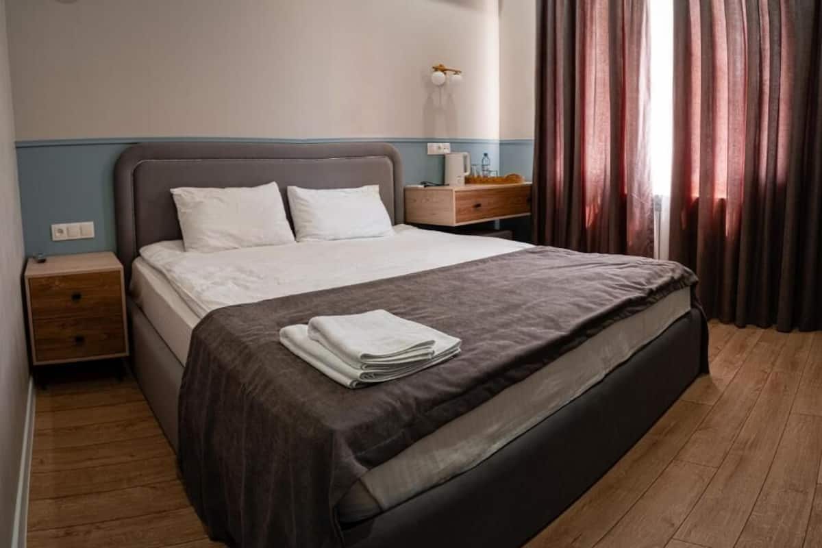 Standard dubbelrum - utsikt mot innergården