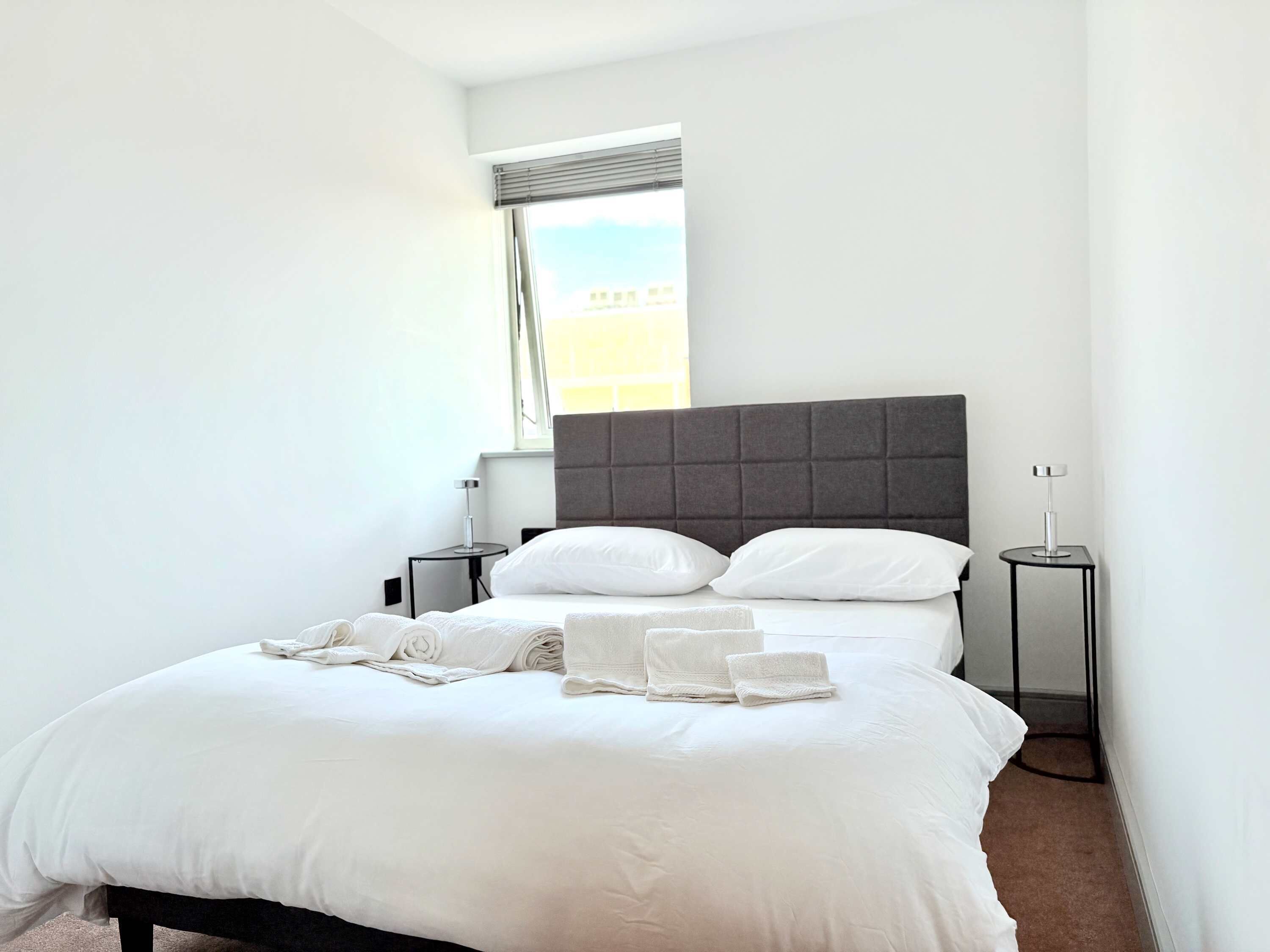 熨斗/熨衣板、WiFi、床单