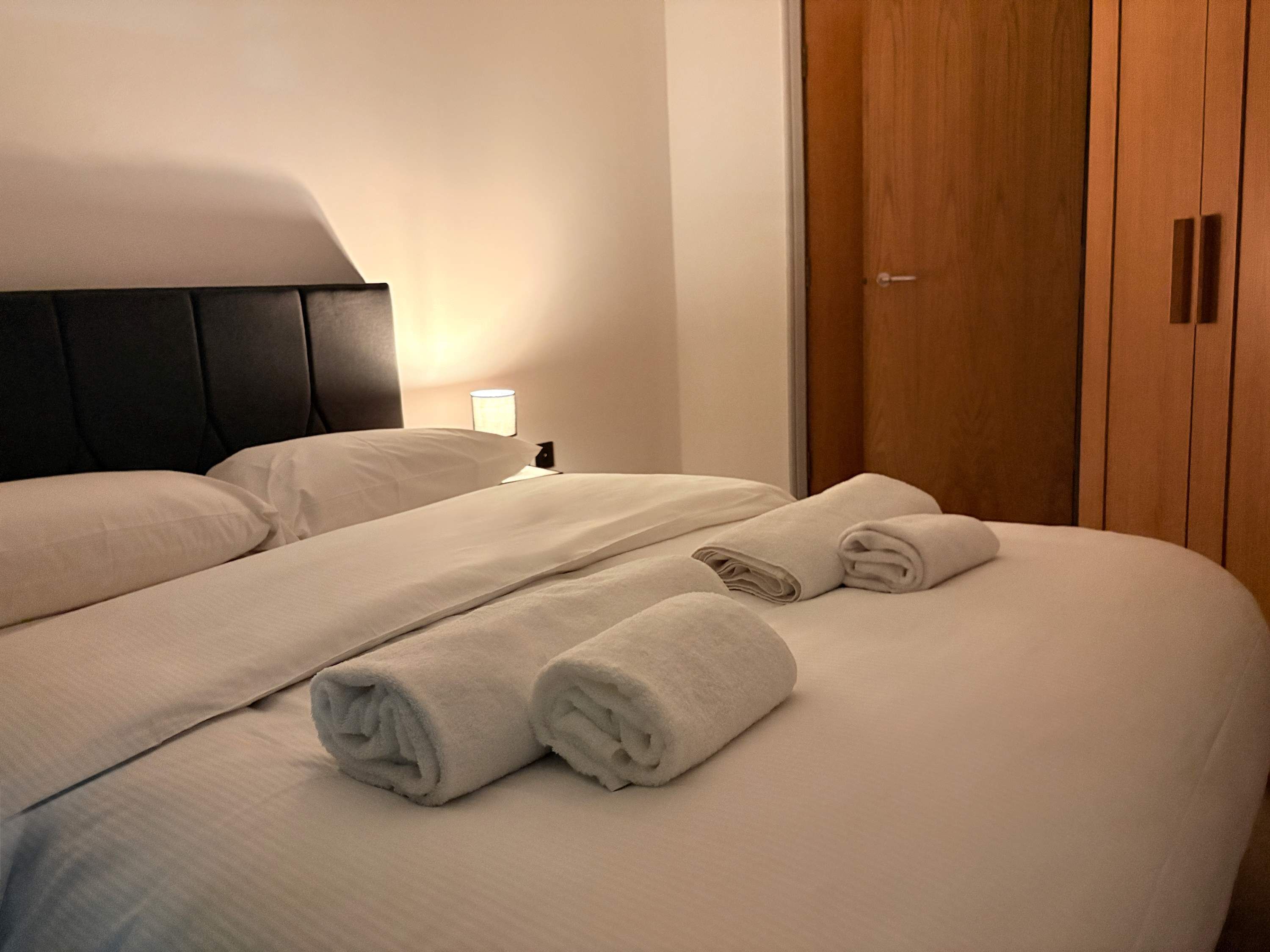 Iron/ironing board, WiFi, bed sheets