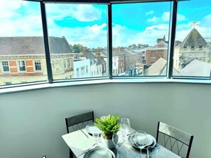 تناول الطعام