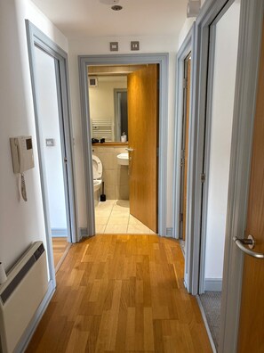 Shower, hair dryer - York City Centre 2-Bed Flat near Christmas Market (York)