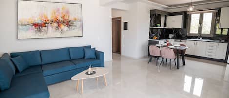 Apartment, 2 Bedrooms, Smoking, Pool Access | Living room