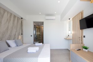 Villa, 4 Schlafzimmer, Raucher, eigener Pool | 4 Schlafzimmer, kostenlose Babybetten, Bettwäsche