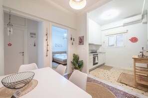 Dining - one bedroom apartment, Zen sunny, zugrafou (Zografou)