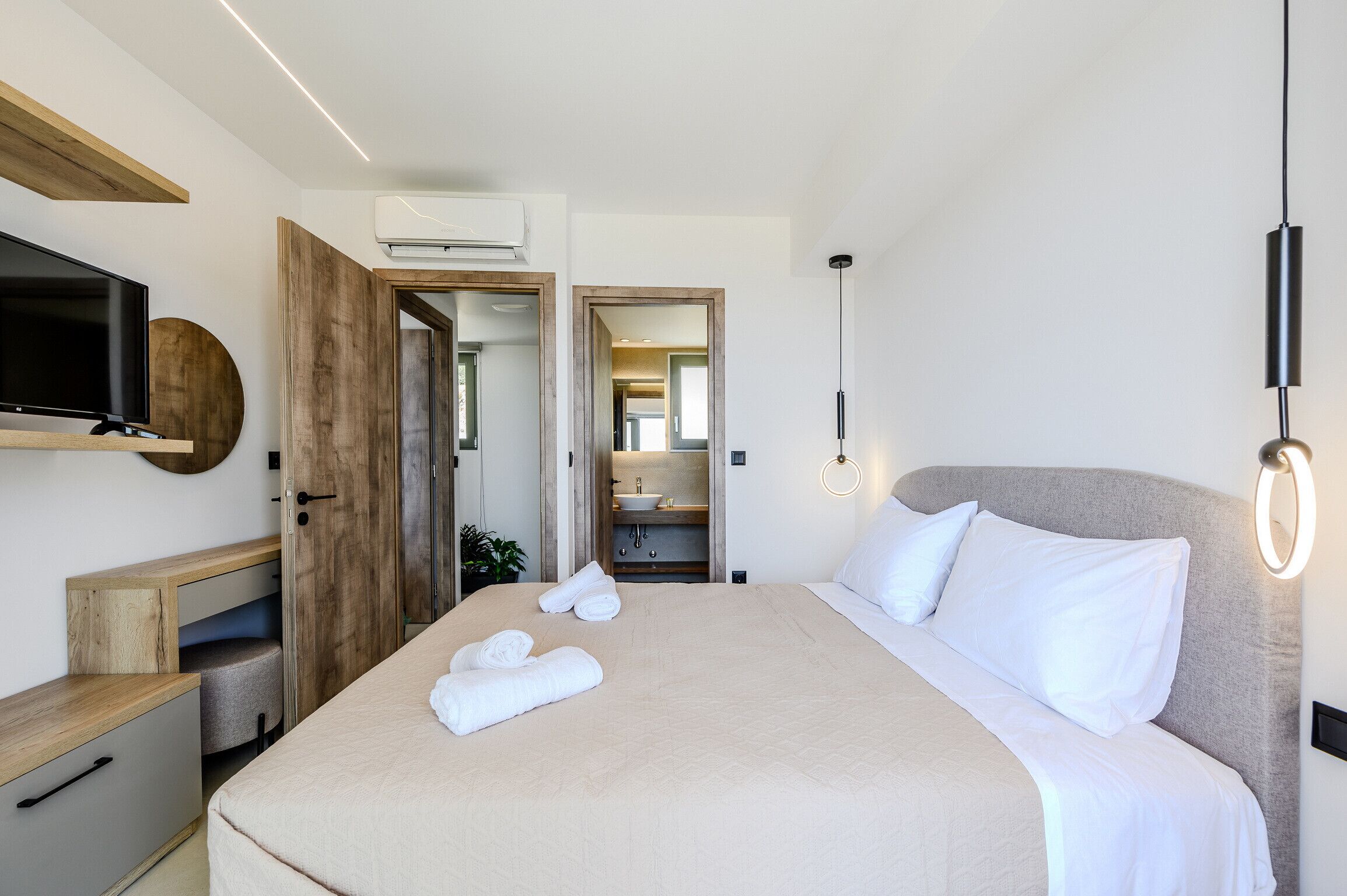 2 chambres, lit de bébé (gratuit), literie fournie