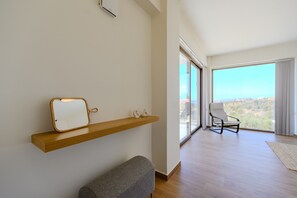 3 bedrooms, free cribs/infant beds, bed sheets - Serenity Villa (Chania)