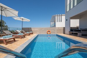 Outdoor pool - Nevelo Villas (Rethymno)