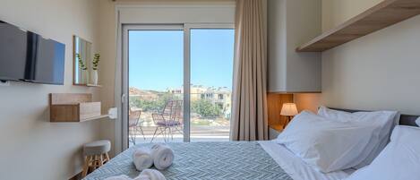 4 chambres, lit de bébé (gratuit), literie fournie