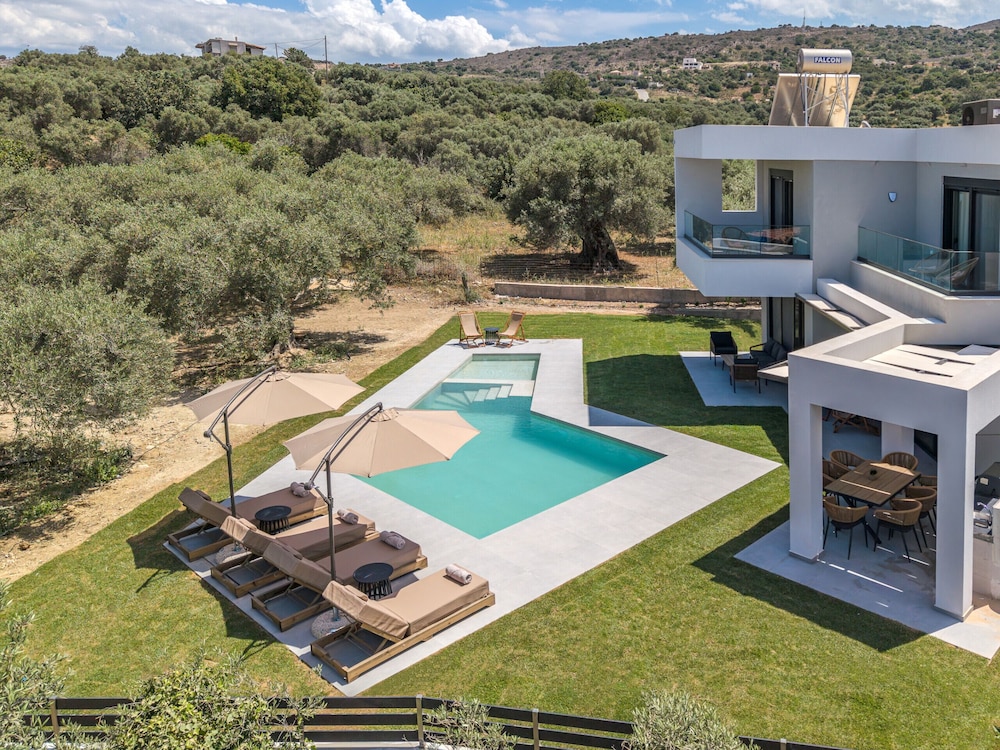 Aether Group Villas Reviews, Deals & Photos 2026 - vrbo.com