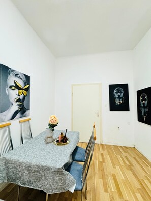 Basic Apartment | Iron/ironing board