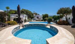 Outdoor pool - Villa Plumeria Flower (Chania)