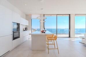 Microwave, dishwasher, coffee/tea maker, high chair - Zeus Villa (Agios Vasileios)