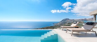 Zeus Villa