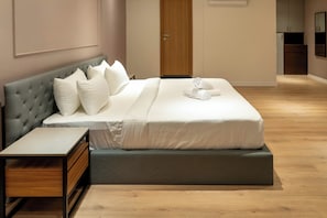 Duplex Suite with Kitchenette, 05 Bed rooms | Minibar, desk, iron/ironing board, free WiFi - Trunk and Trolley Gachibowli Hyderabad (Hyderabad)