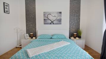 Apartment, 3 Bedrooms, Patio, Garden View | 4 bedrooms