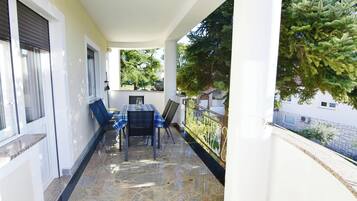 Apartment, 3 Bedrooms, Patio, Garden View | Balcony