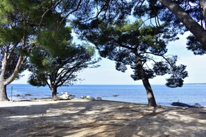 Apartment, 3 Bedrooms, Patio, Garden View | Beach - Spacious Apartment in Umag With Garden (Umag)