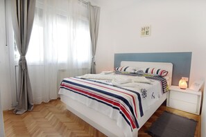 Appartamento, 3 camere da letto, patio, vista giardino | 4 camere