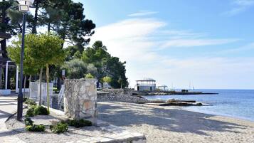 Apartment, 3 Bedrooms, Patio, Garden View | Beach