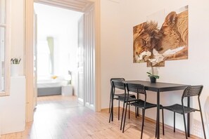 Dining - Chic 2BR Apt | Ideal for Families & Groups (Vienna)