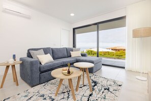 TV - Vale Atlântico - BY SCH (Nazaré)