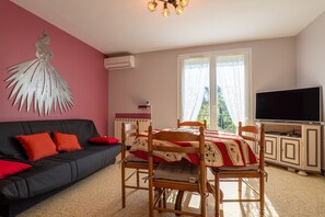 Televisio, videopelikonsoli