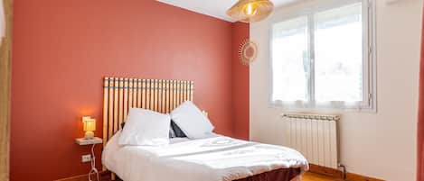 熨斗/熨衫板、Wi-Fi、床單