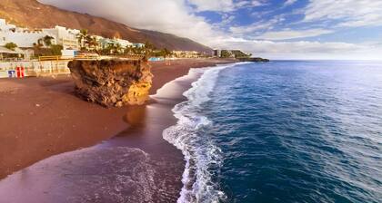 Apartment 'Playa Delphin 402' with Sea View, Balcony and Wi-Fi