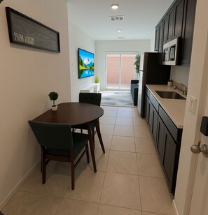 Dining - BRAND NEW Comfy Guest House in a Great Location (Henderson)