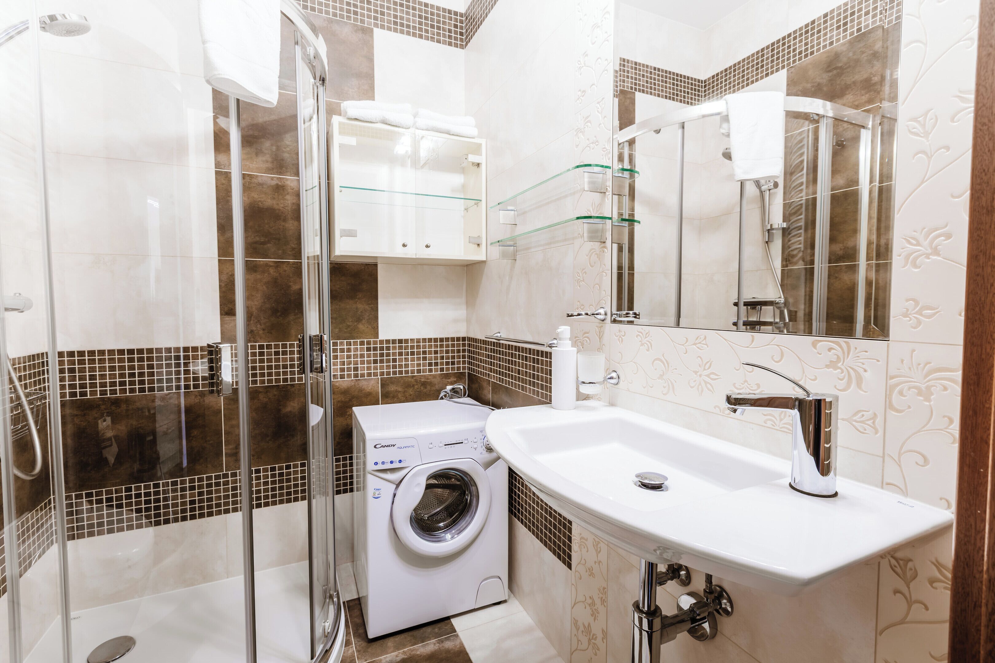 Apartment (16) | Bathroom | Shower, towels