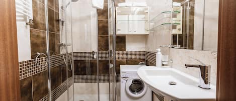 Apartment (16) | Bathroom | Shower, towels