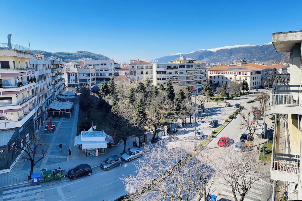 Superior-Apartment, Stadtblick | Zimmersafe, laptopgeeigneter Arbeitsplatz, kostenloses WLAN