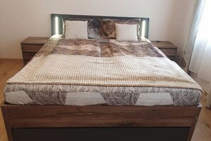 واي فاي وملاءات أسرّة