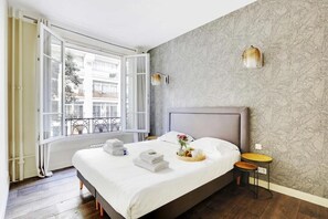 Iron/ironing board, WiFi, bed sheets - Appartement Deluxe - Marais (Paris)